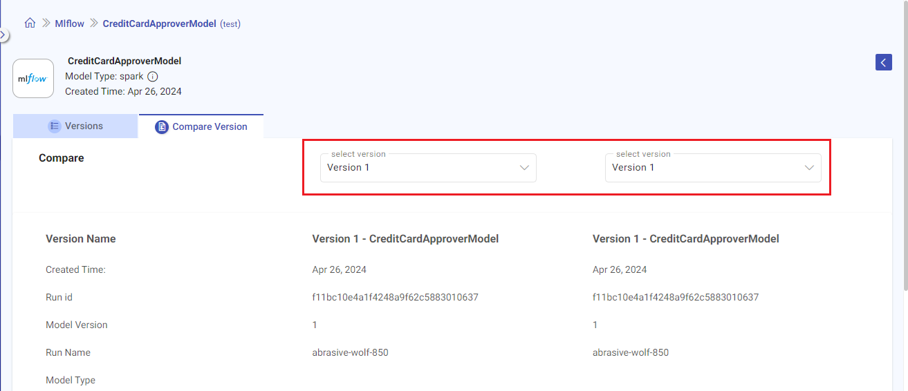 MLflow compare version Details